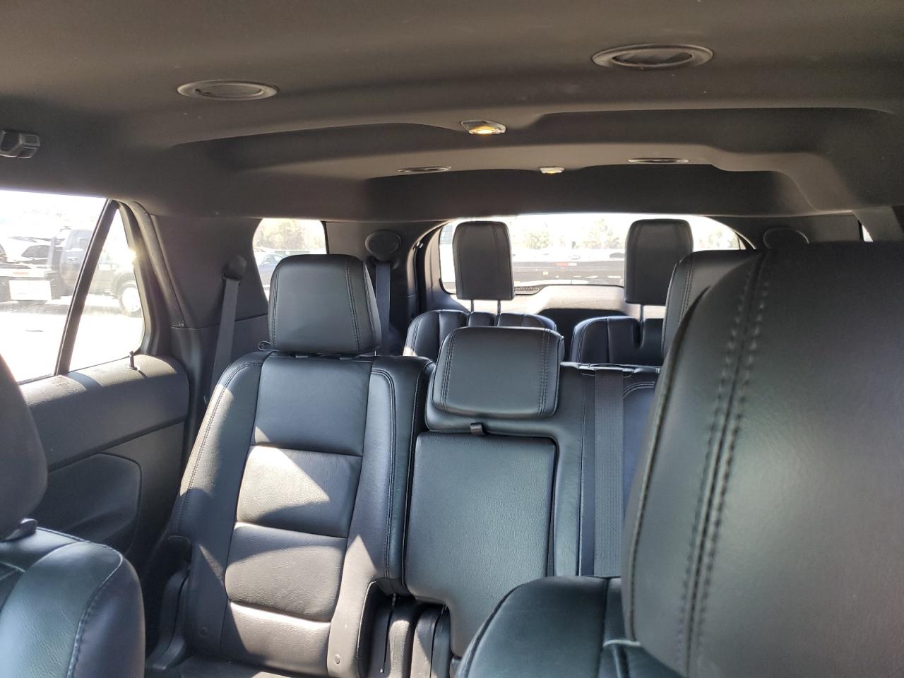 2015 Ford Explorer - Image 10