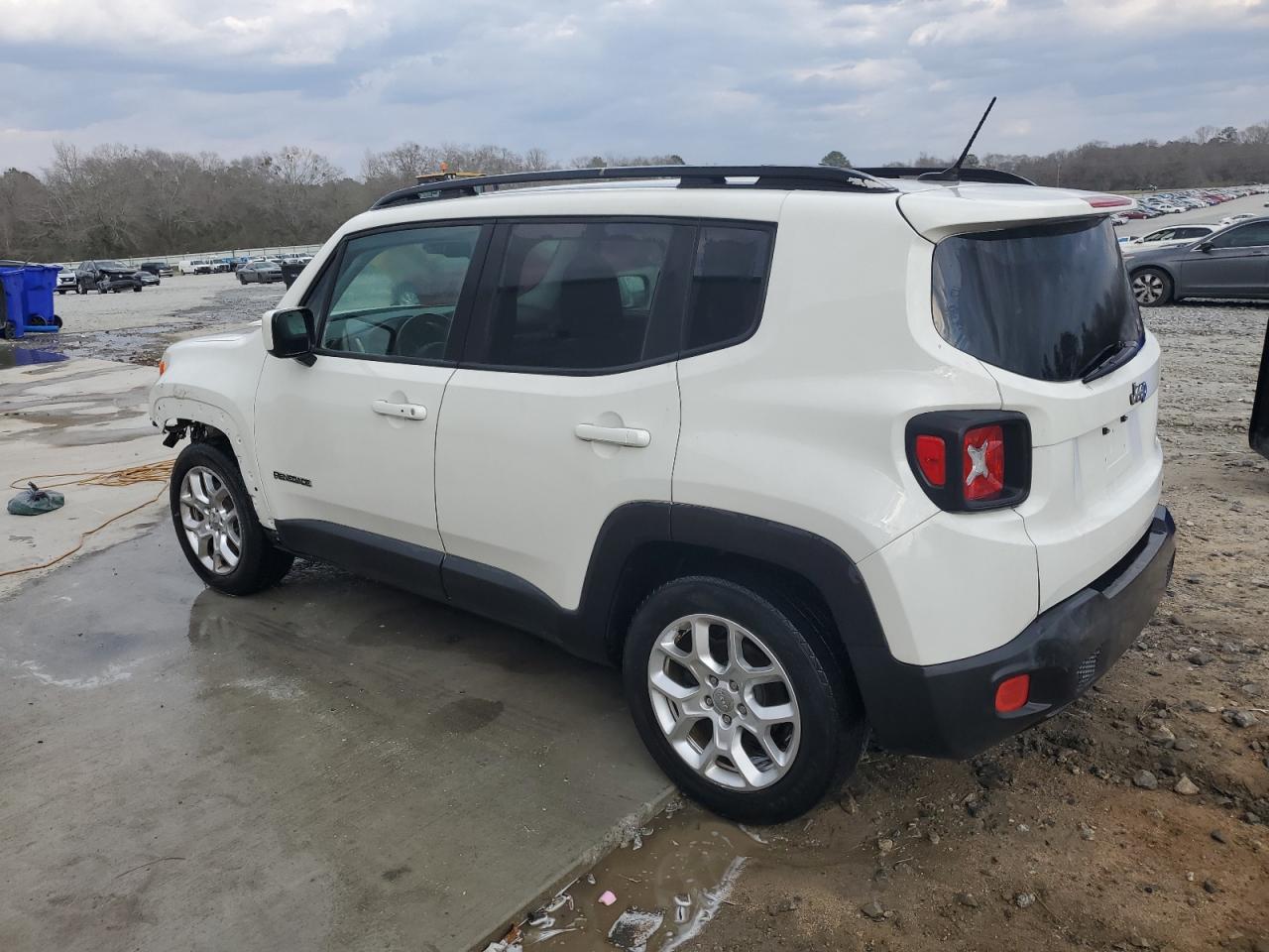 2017 Jeep Renegade - Image 2