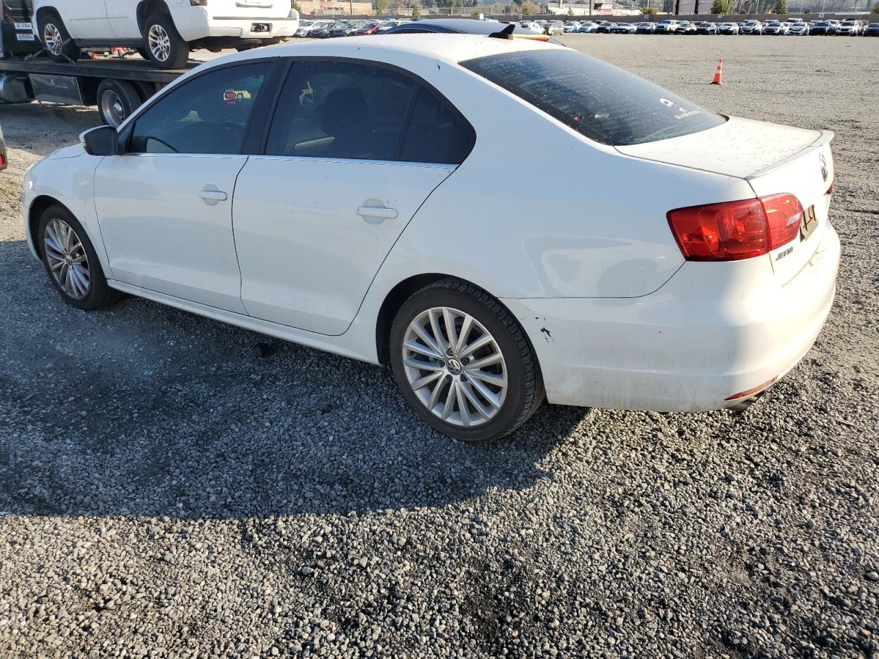 2014 Volkswagen Jetta - Image 2