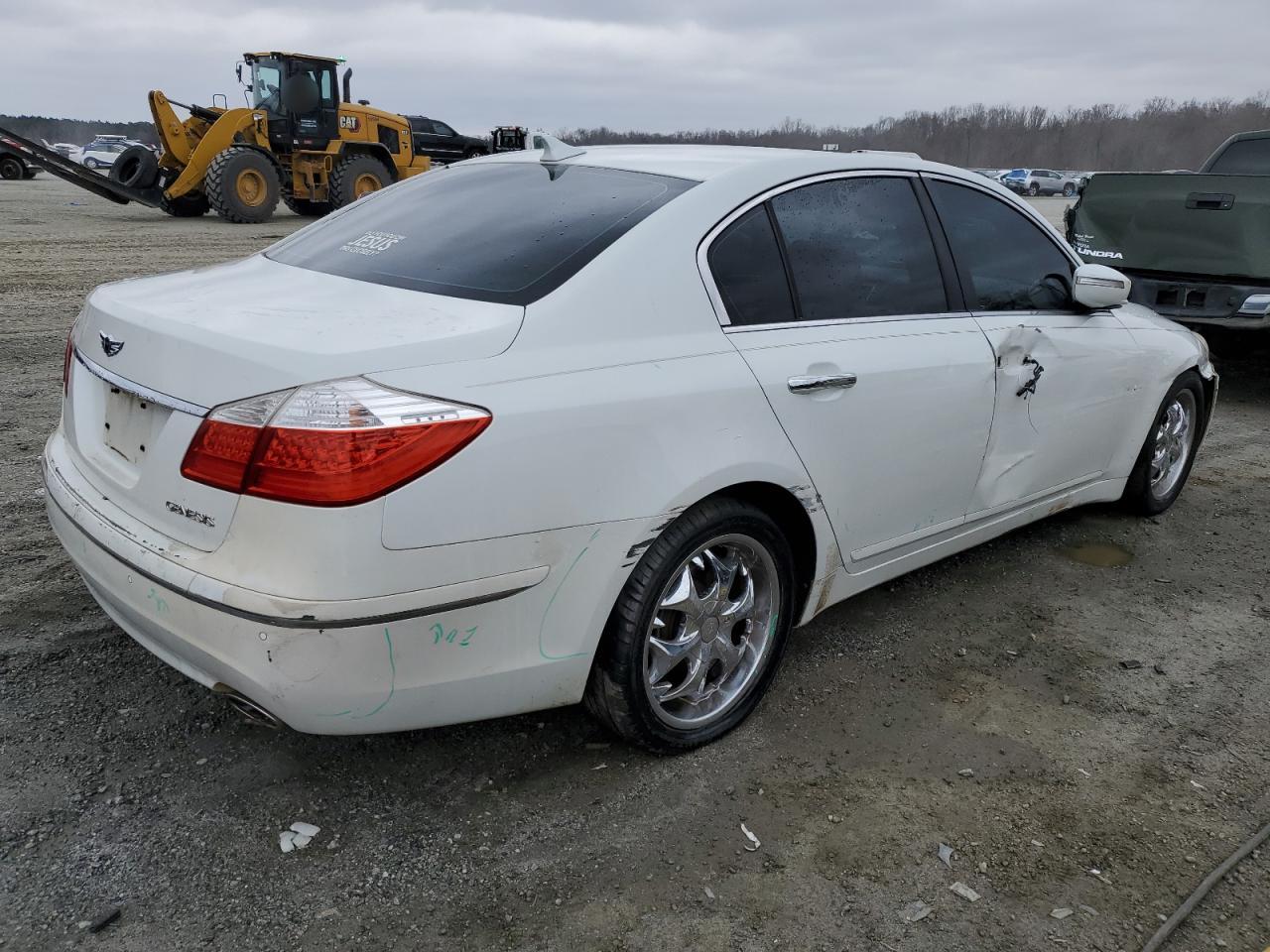 2009 Hyundai Genesis - Image 3