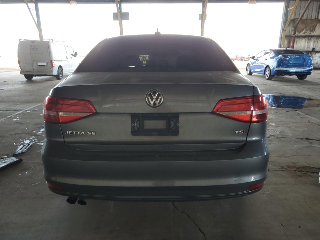 2015 Volkswagen Jetta - Image 6