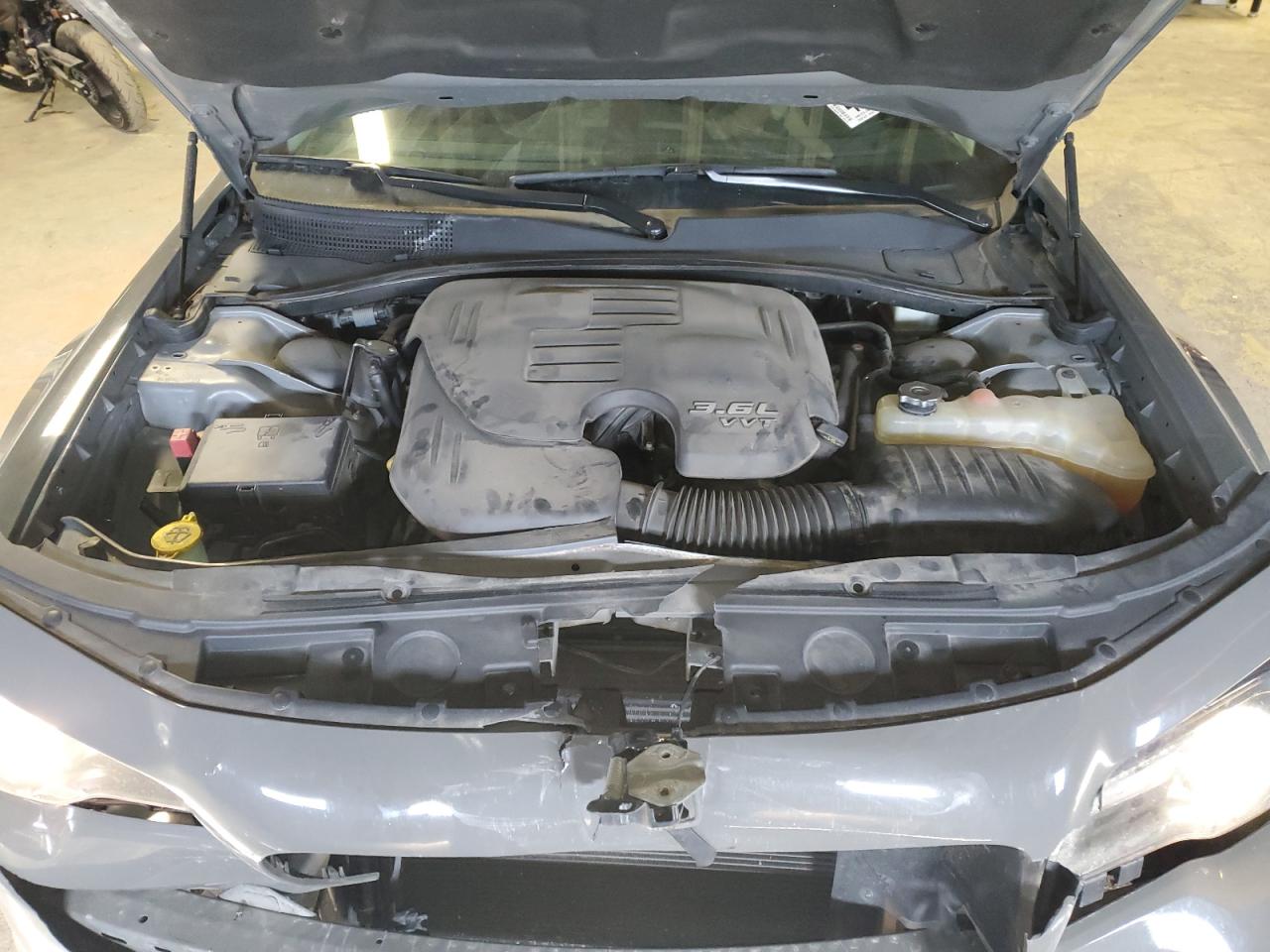 2018 Chrysler 300 - Image 11