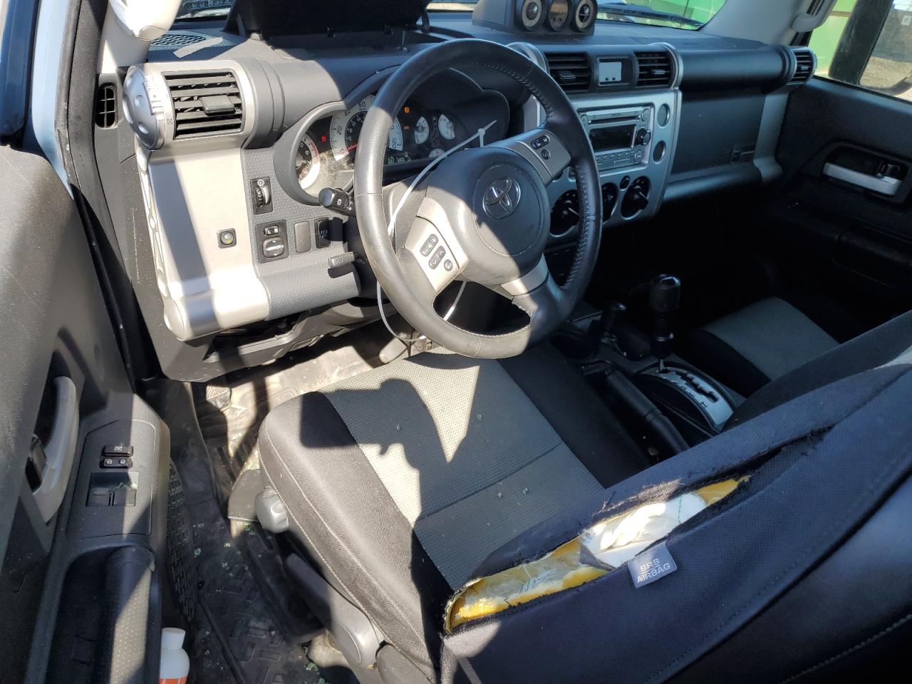 2014 Toyota FJ Cruiser - Image 8