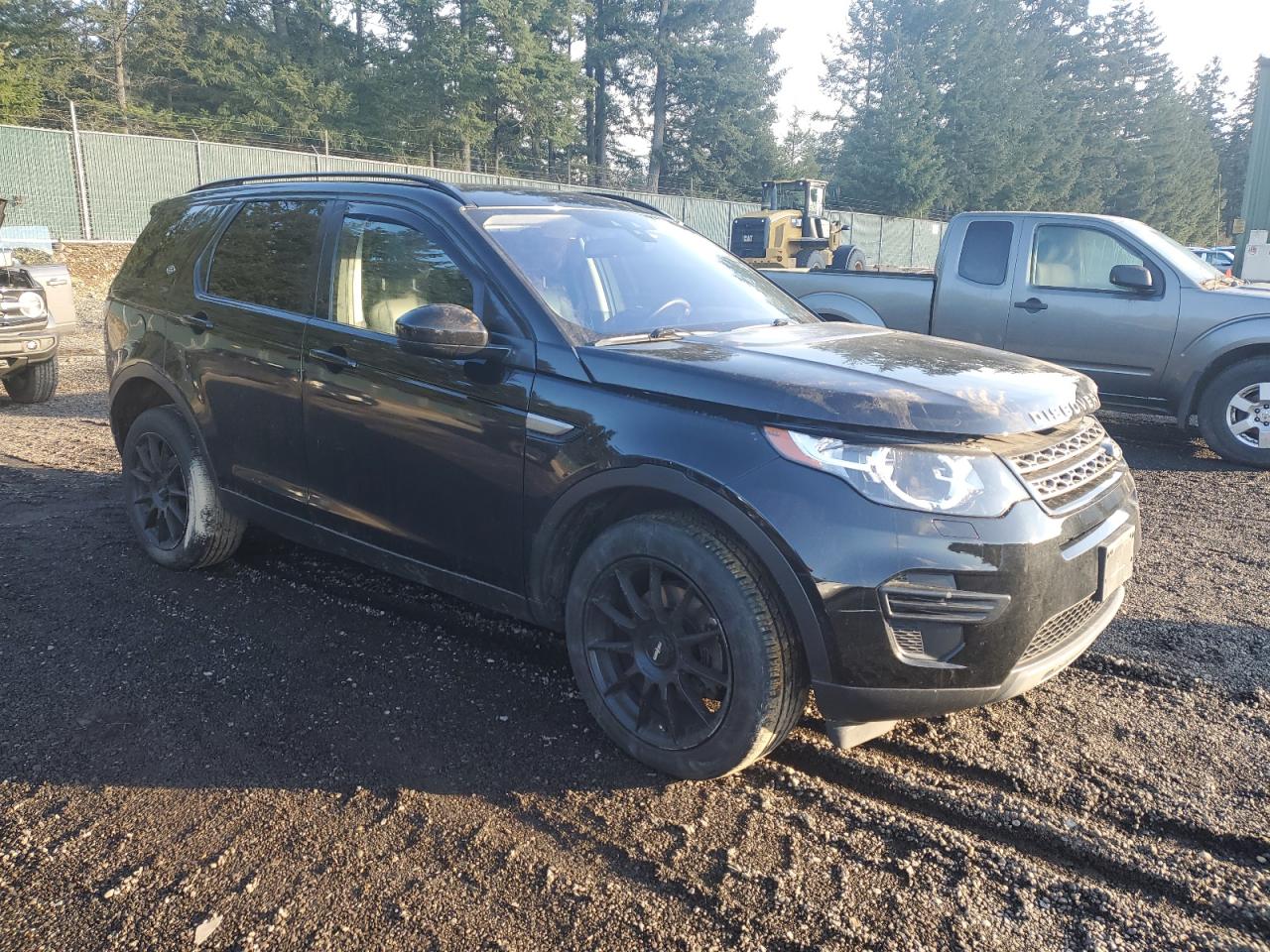 2017 Land Rover Discovery - Image 4