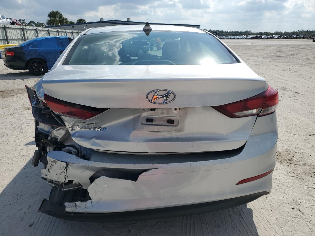 2018 Hyundai Elantra - Image 6
