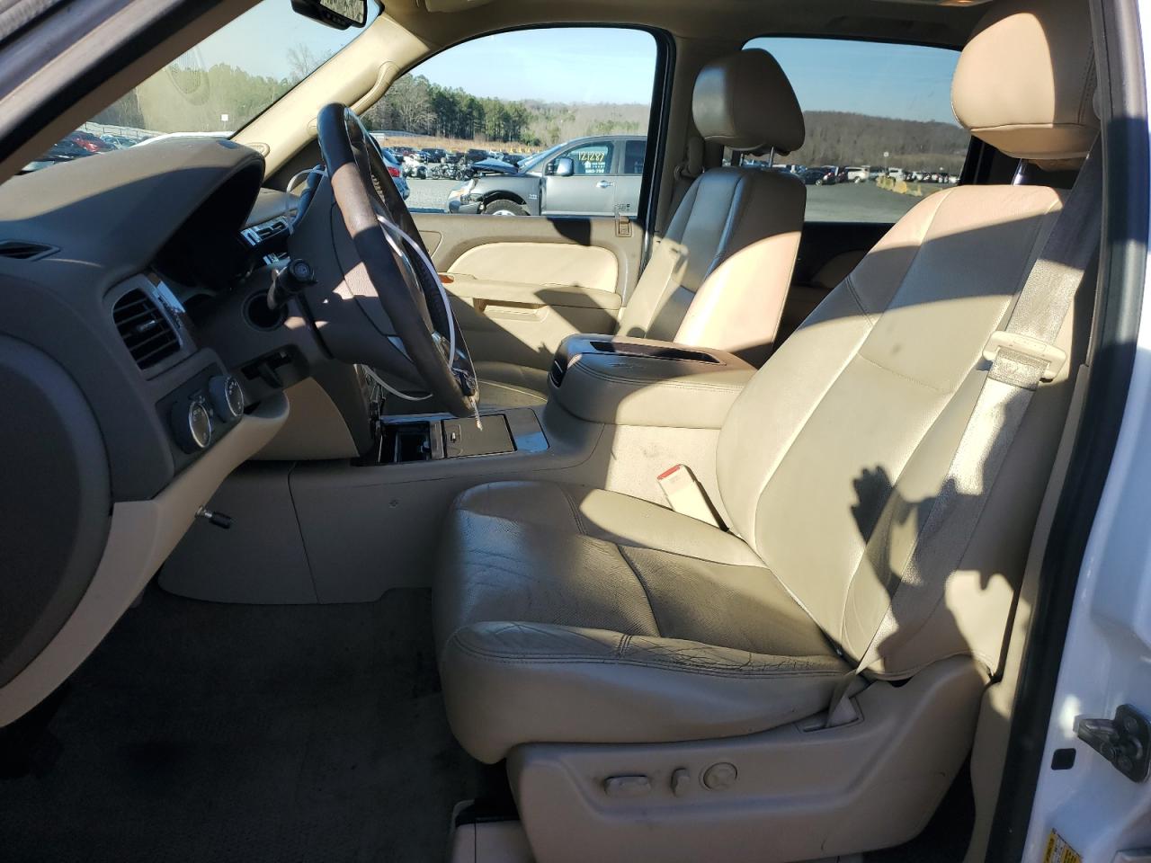 2013 Chevrolet Suburban - Image 7