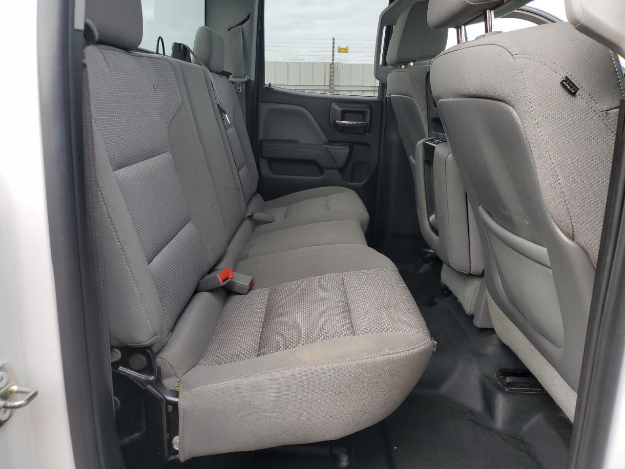 2015 Chevrolet Silverado - Image 10