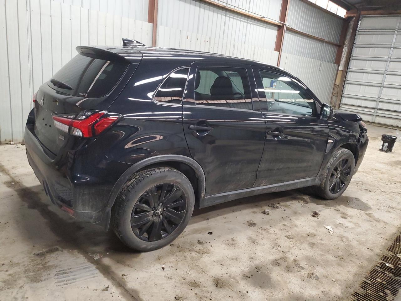 2024 Mitsubishi Outlander - Image 3