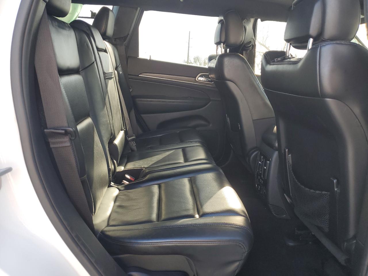 2020 Jeep Grand Cherokee - Image 11