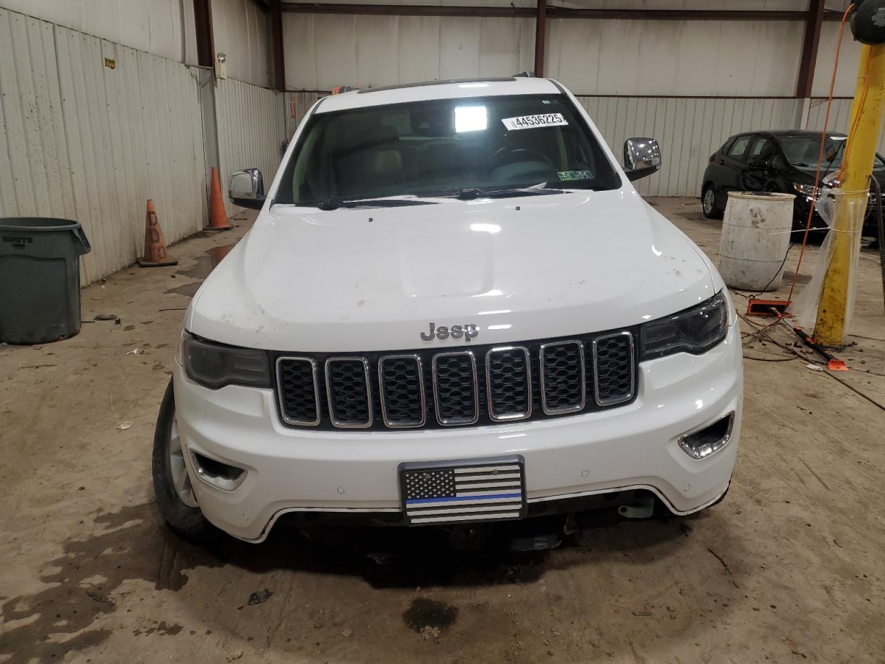 2017 Jeep Grand Cherokee - Image 5