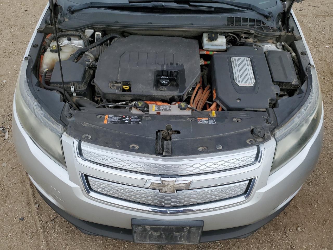 2015 Chevrolet Volt - Image 11