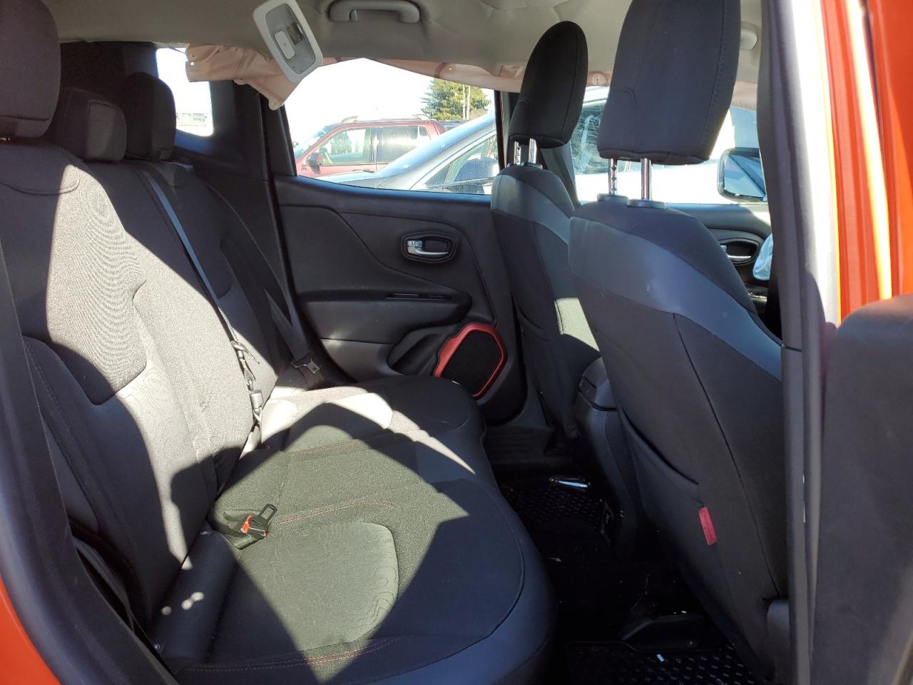 2016 Jeep Renegade - Image 10