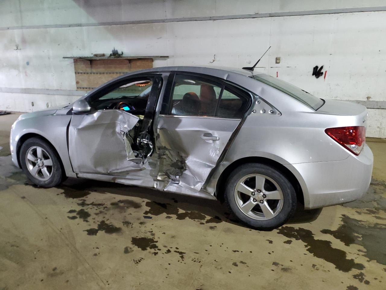 2014 Chevrolet Cruze - Image 2