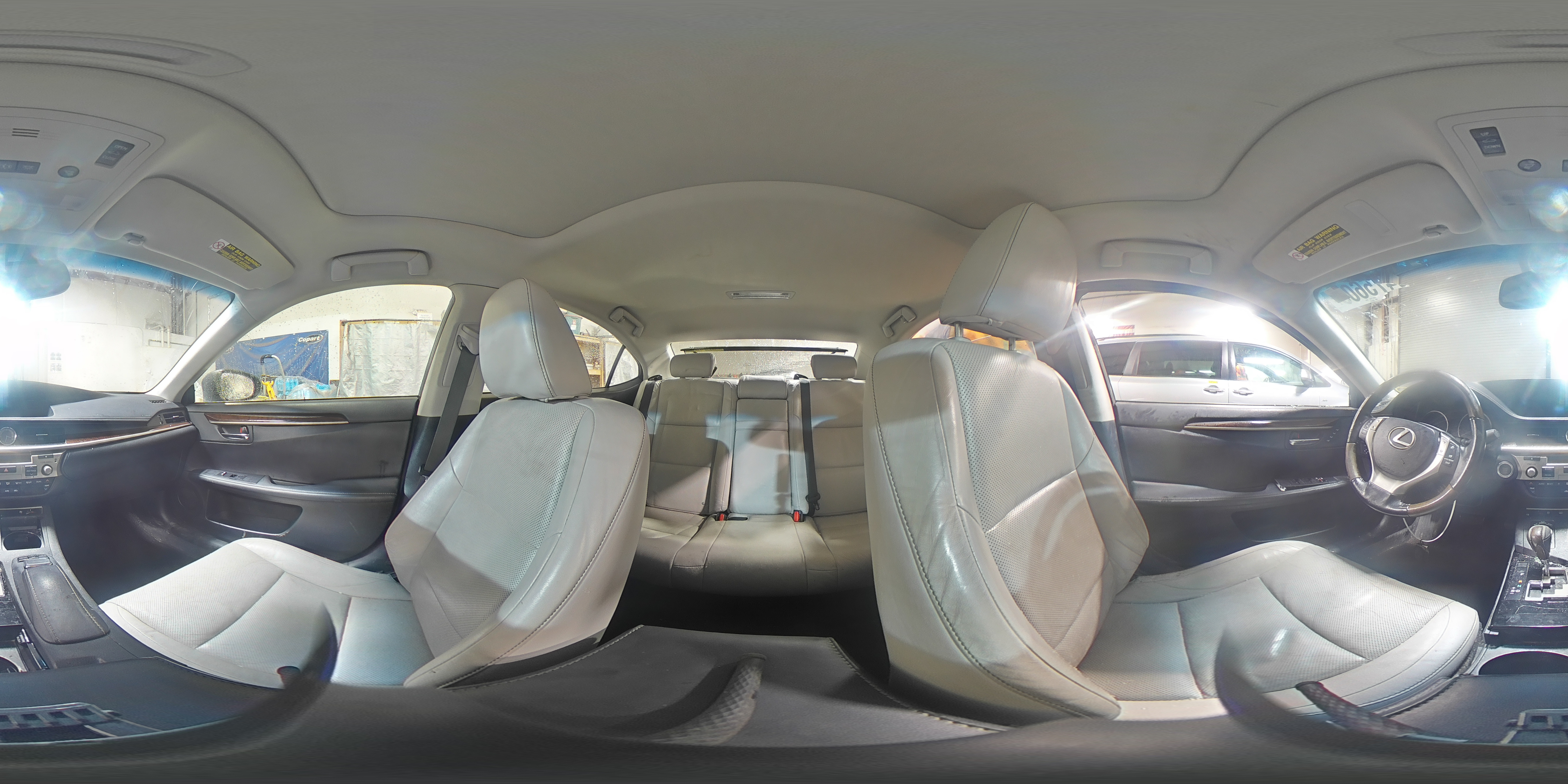 2015 Lexus ES - Image 14