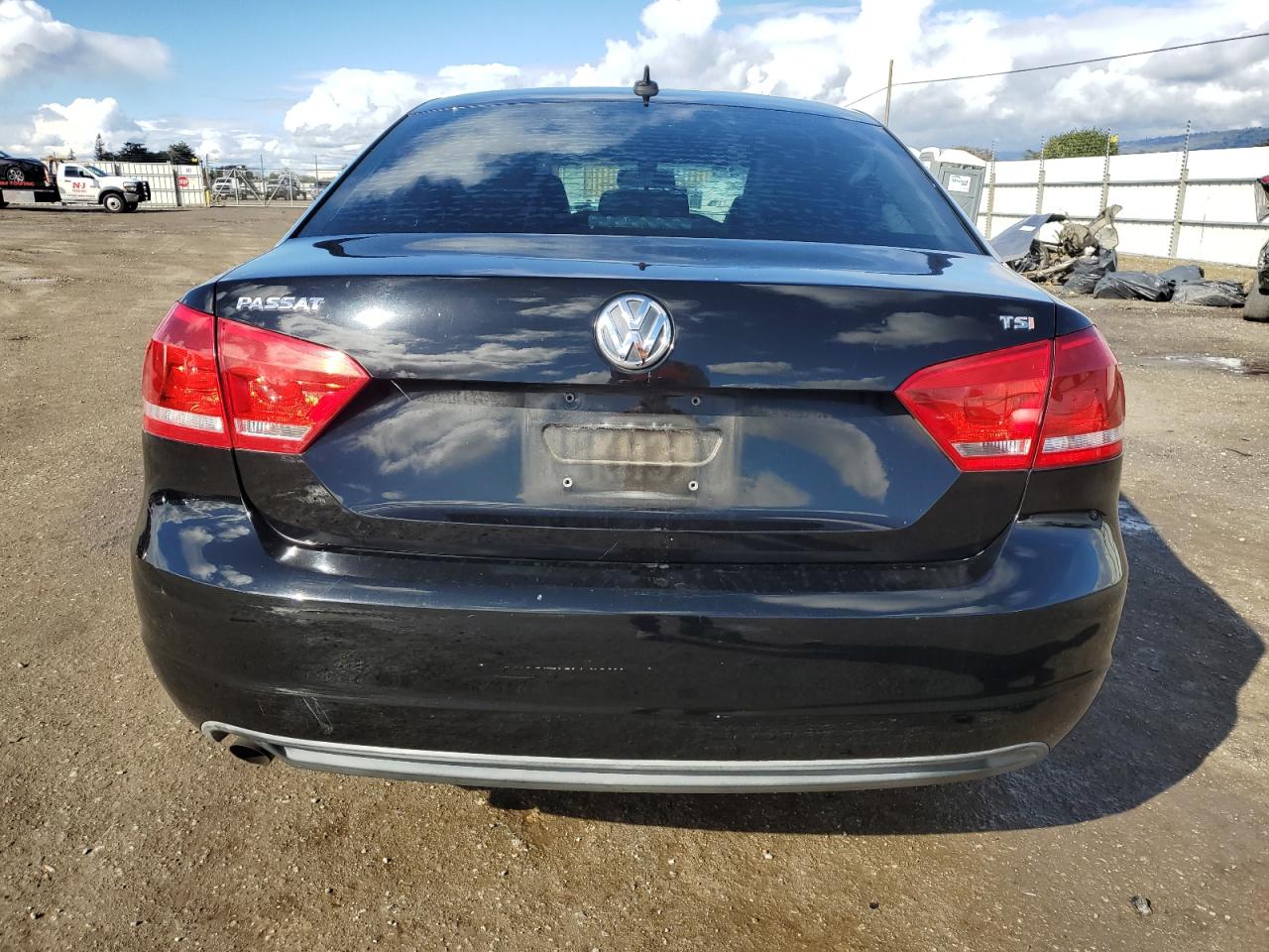 2014 Volkswagen Passat - Image 6