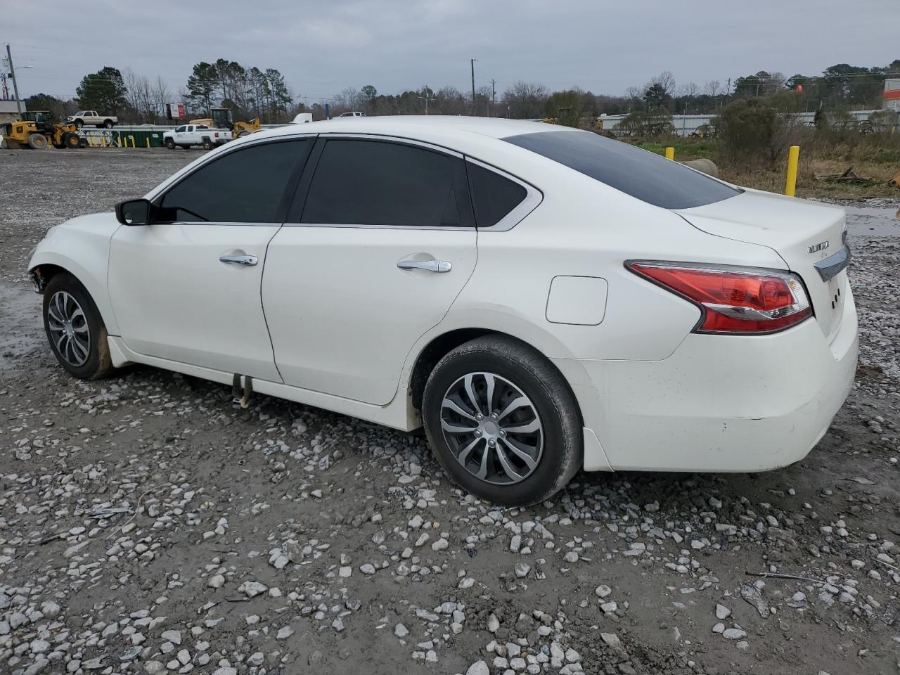2015 Nissan Altima - Image 2