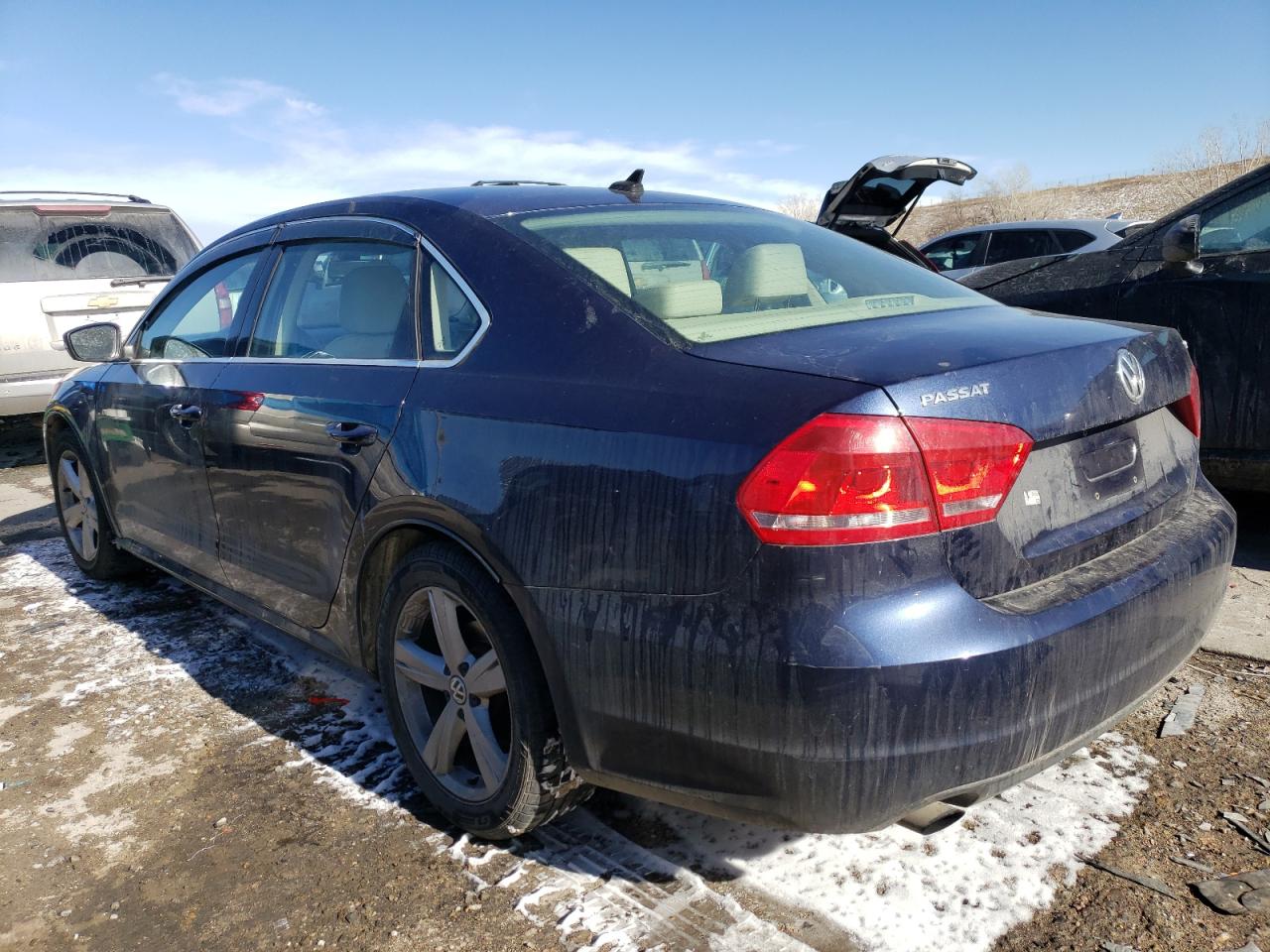2015 Volkswagen Passat - Image 2