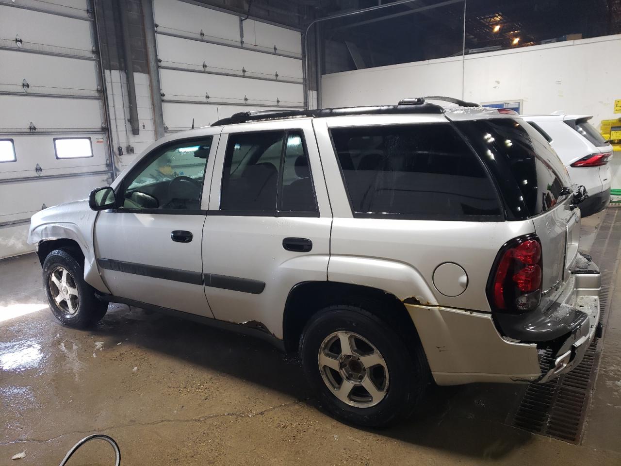 2005 Chevrolet TrailBlazer - Image 2
