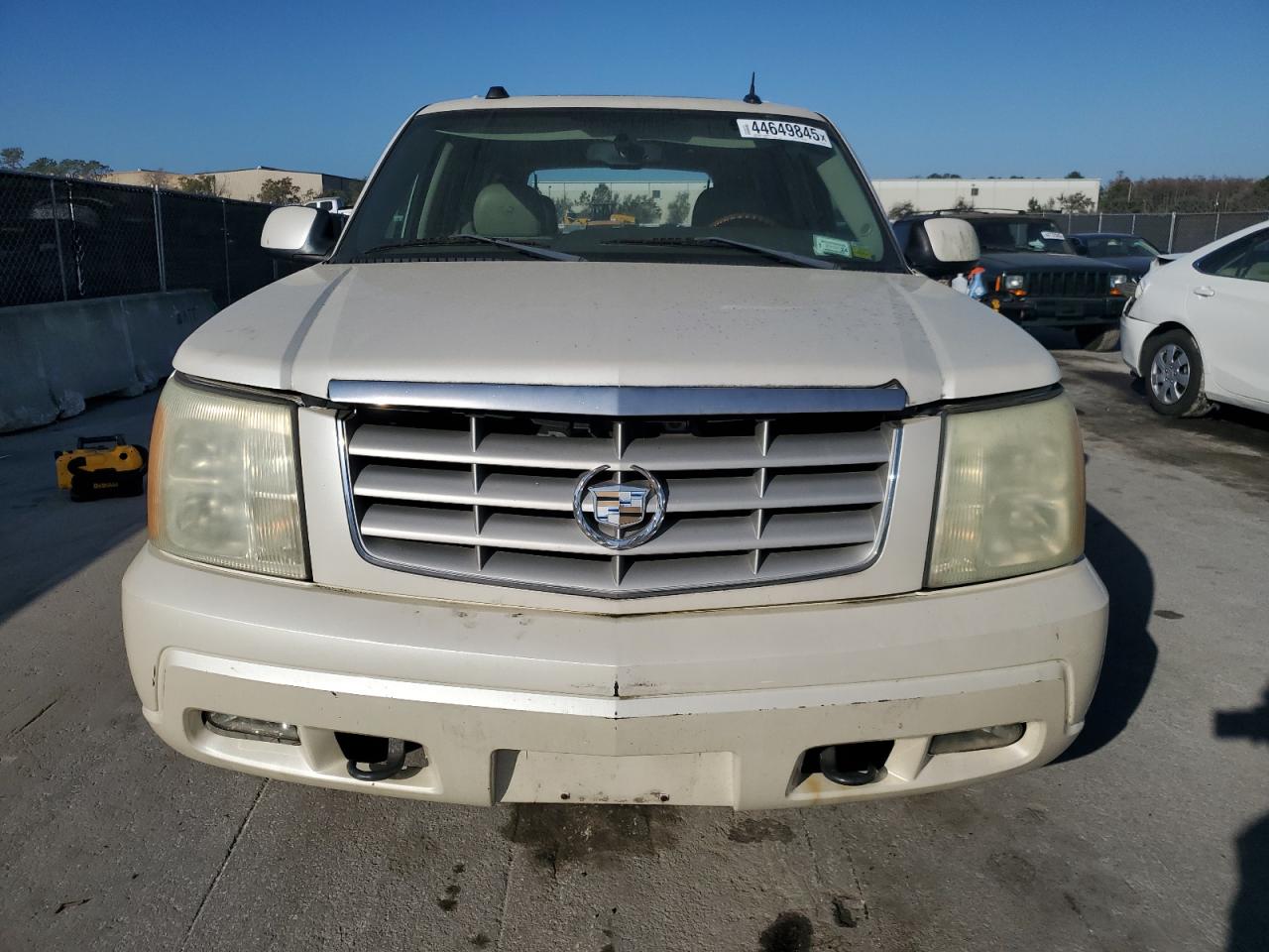 2004 Cadillac Escalade - Image 5