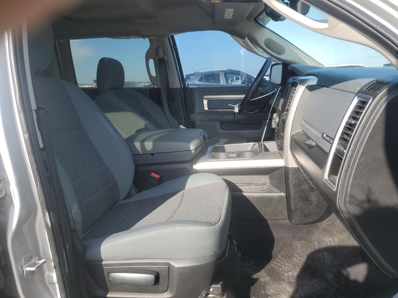 2017 RAM 1500 - Image 7