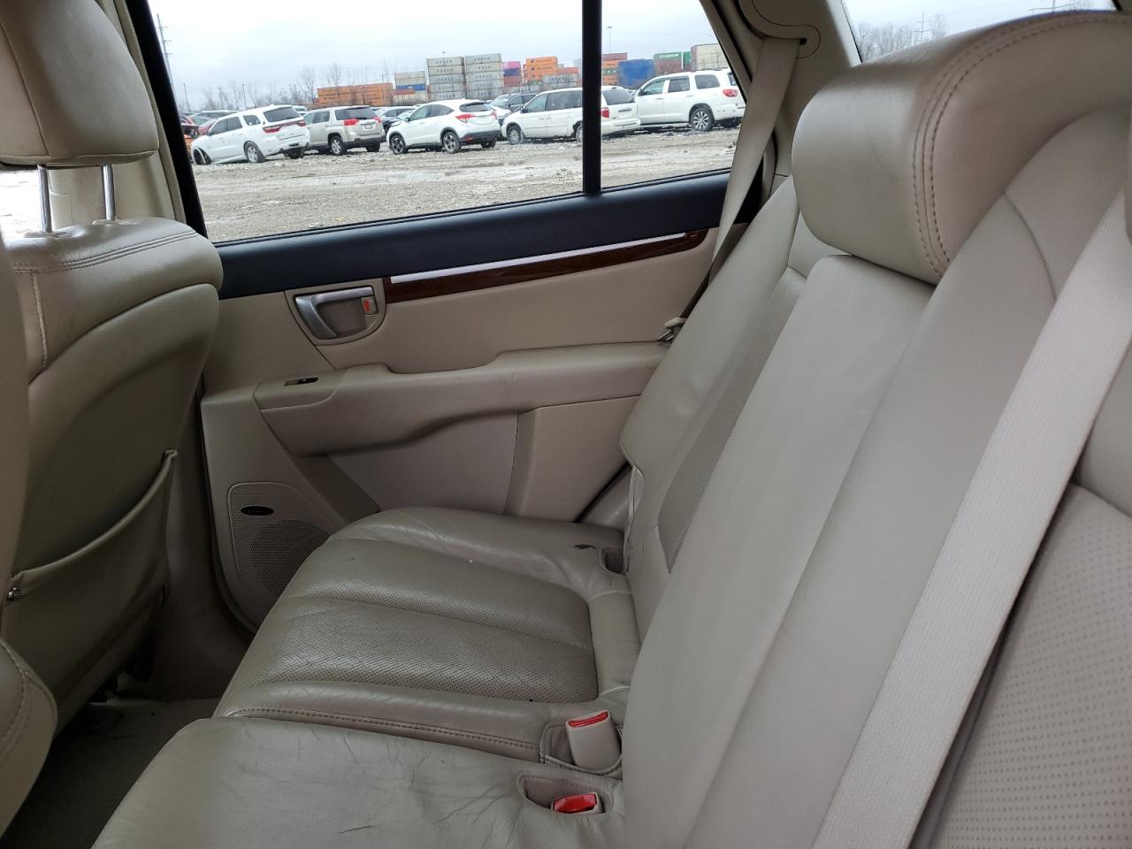 2009 Hyundai Santa Fe - Image 11