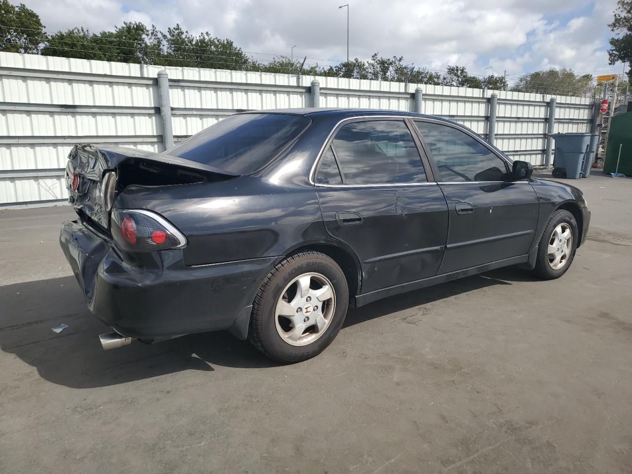 2000 Honda Accord - Image 3