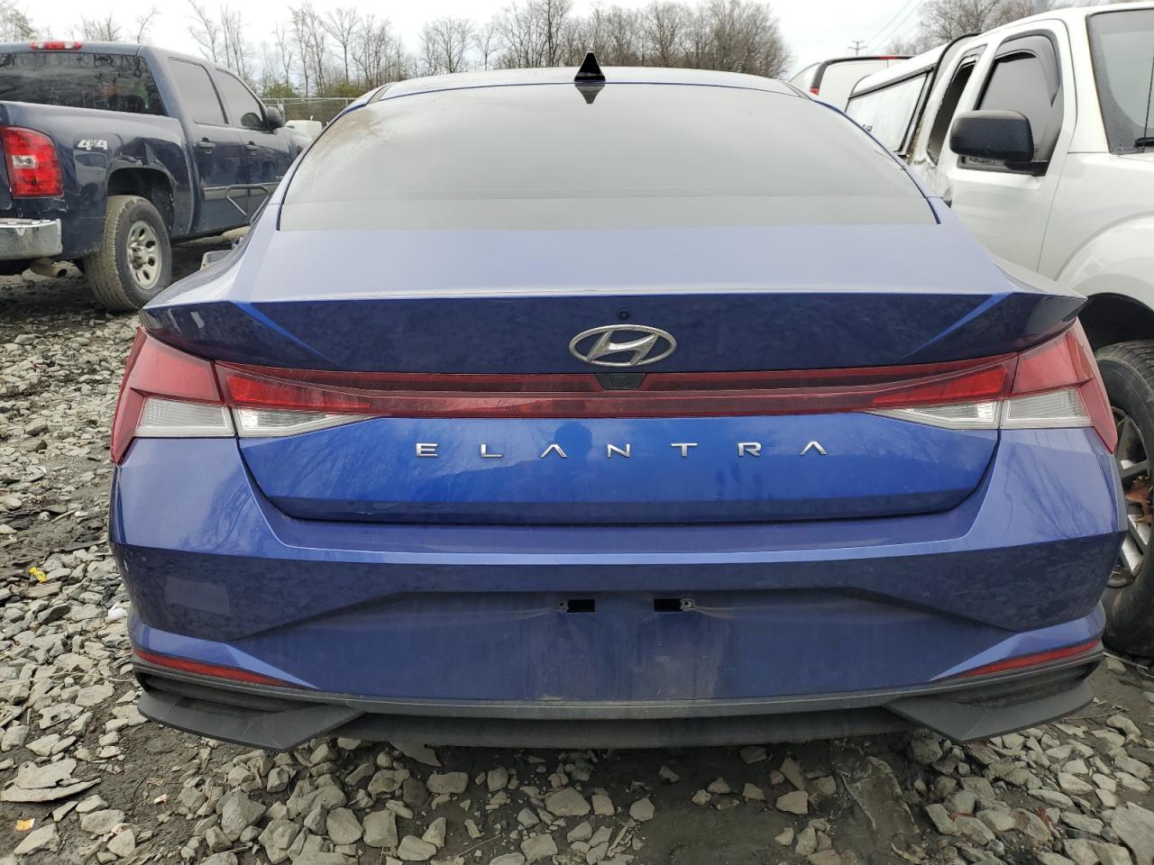 2022 Hyundai Elantra - Image 6