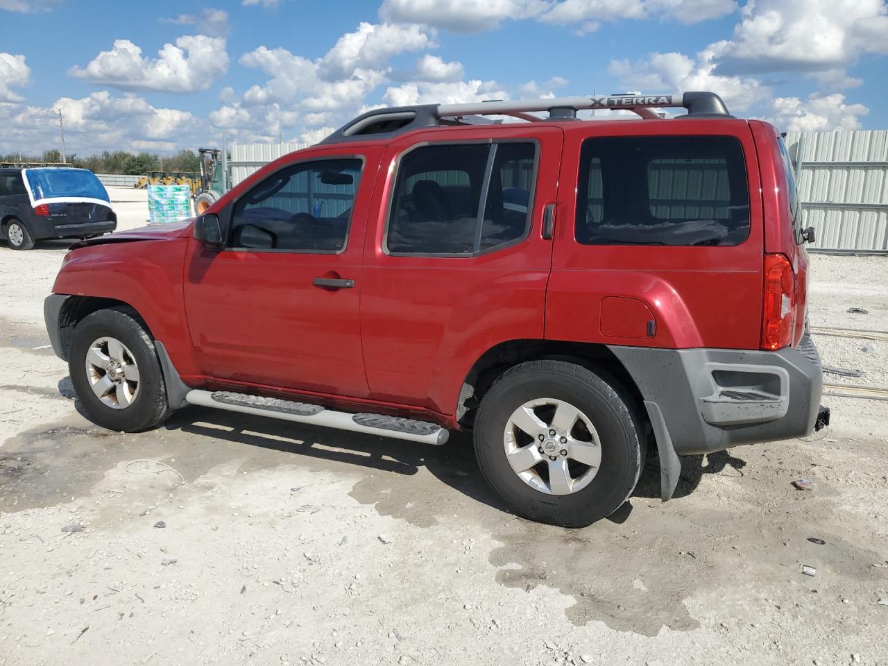 2010 Nissan XTerra - Image 2