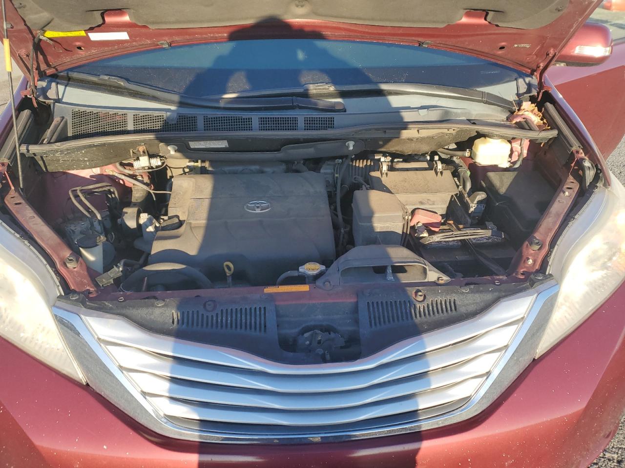 2014 Toyota Sienna - Image 12