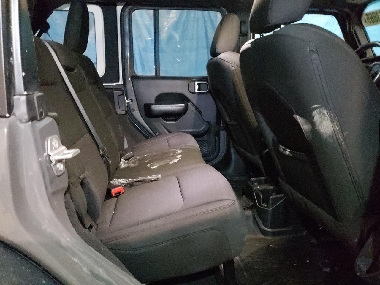 2020 Jeep Wrangler - Image 11