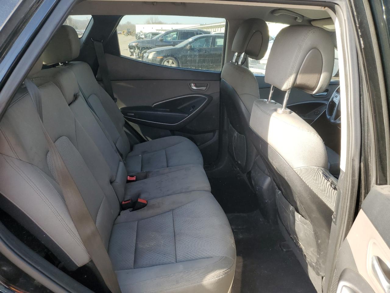 2014 Hyundai Santa Fe - Image 12
