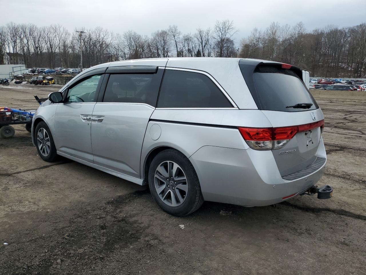 2014 Honda Odyssey - Image 2