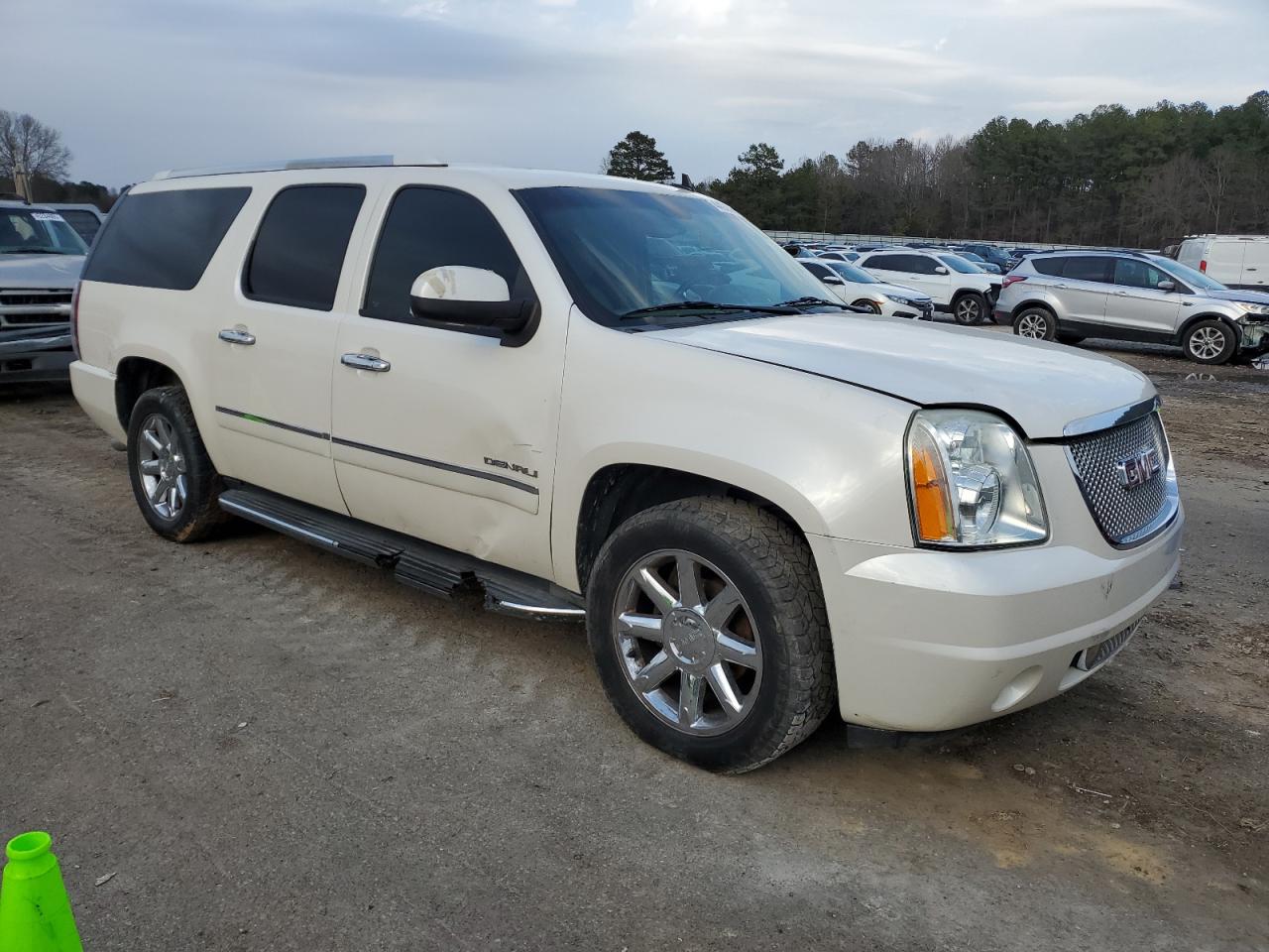 2013 GMC Yukon - Image 4