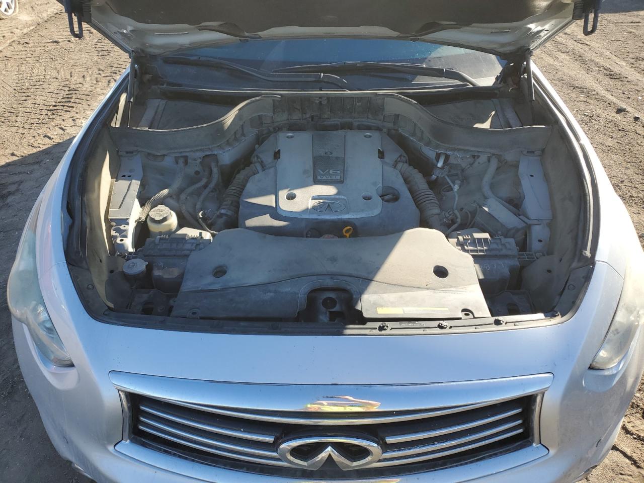 2015 Infiniti QX70 - Image 12