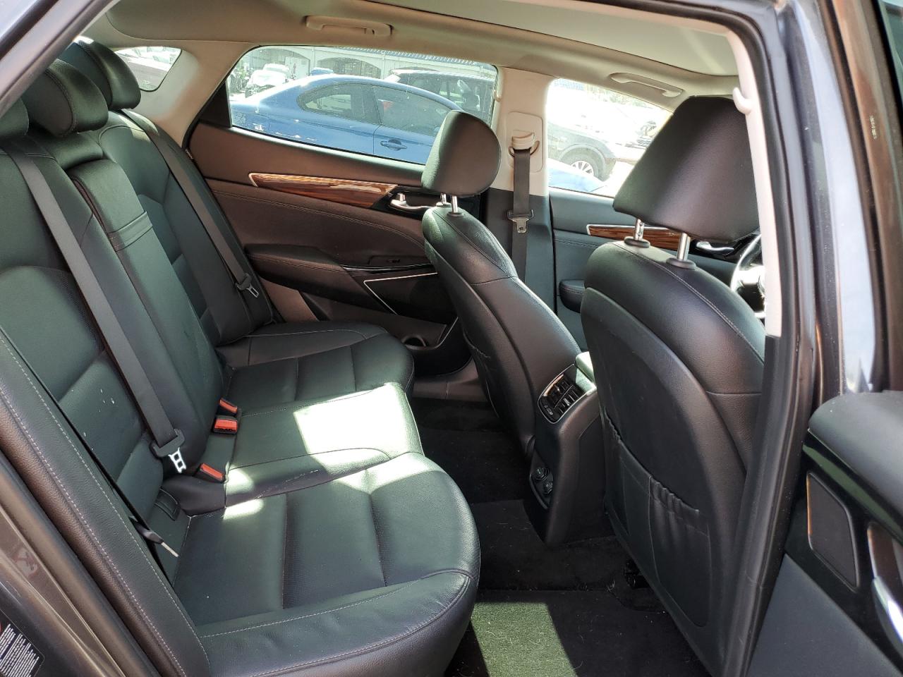 2017 Kia Cadenza - Image 10