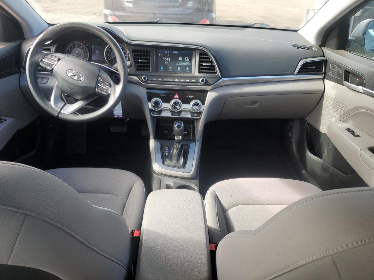 2019 Hyundai Elantra - Image 8