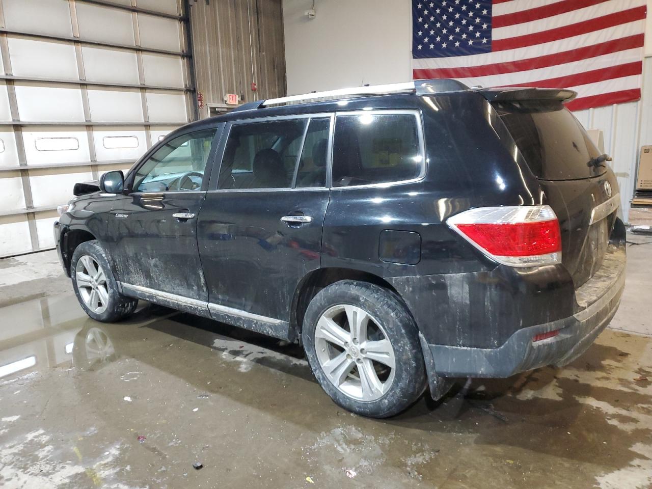 2013 Toyota Highlander - Image 2