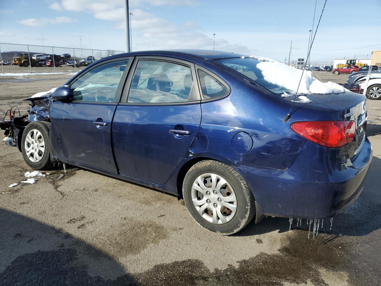 2010 Hyundai Elantra - Image 2