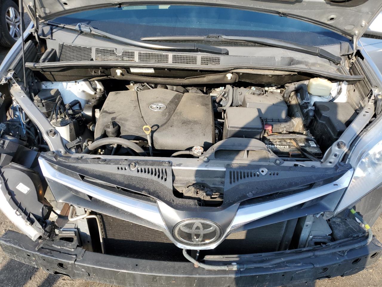 2018 Toyota Sienna - Image 12