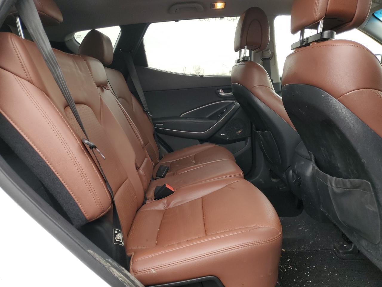 2014 Hyundai Santa Fe - Image 11