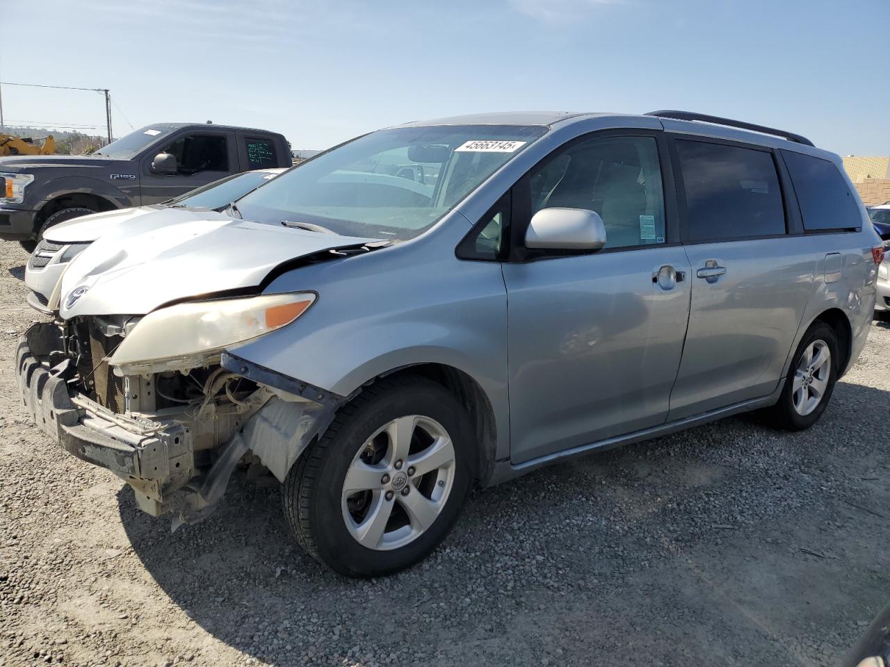 2017 Toyota Sienna - Image 1