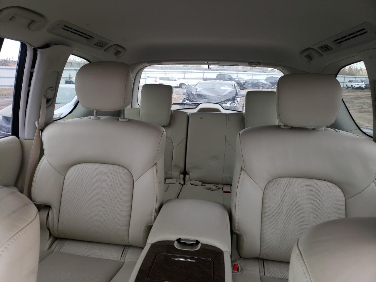 2016 Infiniti QX80 - Image 10