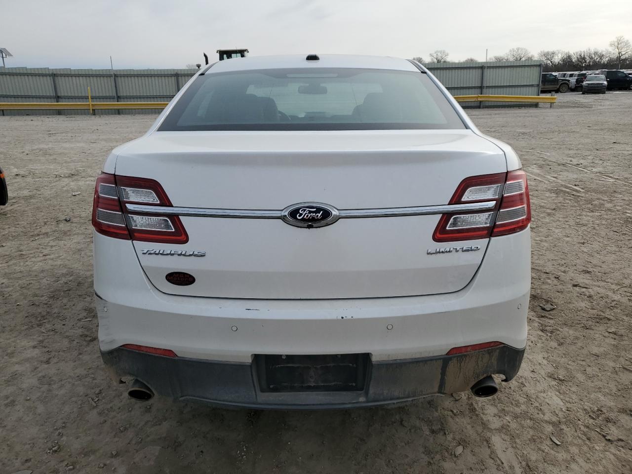 2013 Ford Taurus - Image 6
