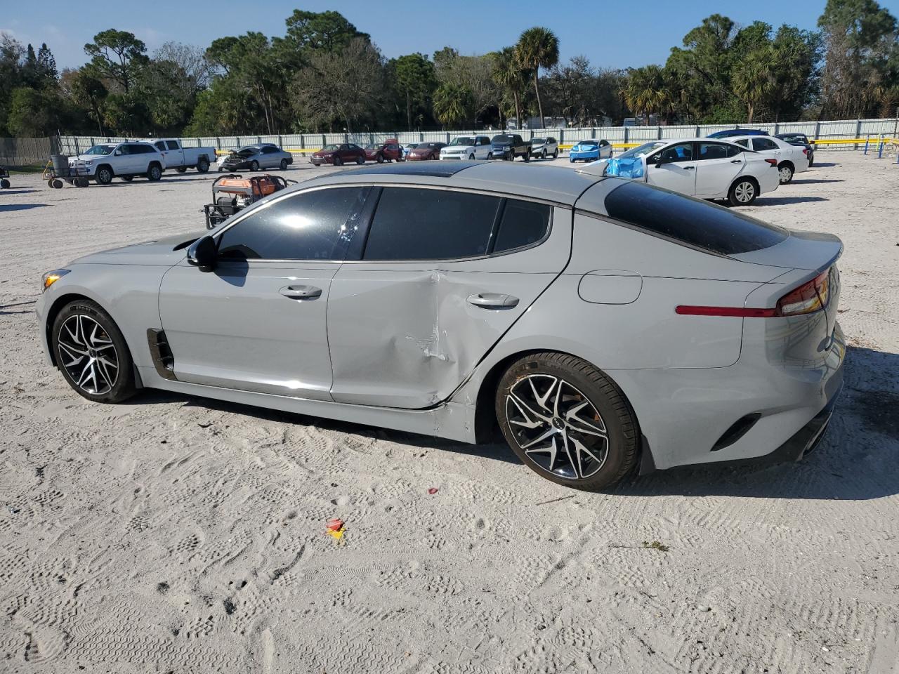 2023 Kia Stinger - Image 2