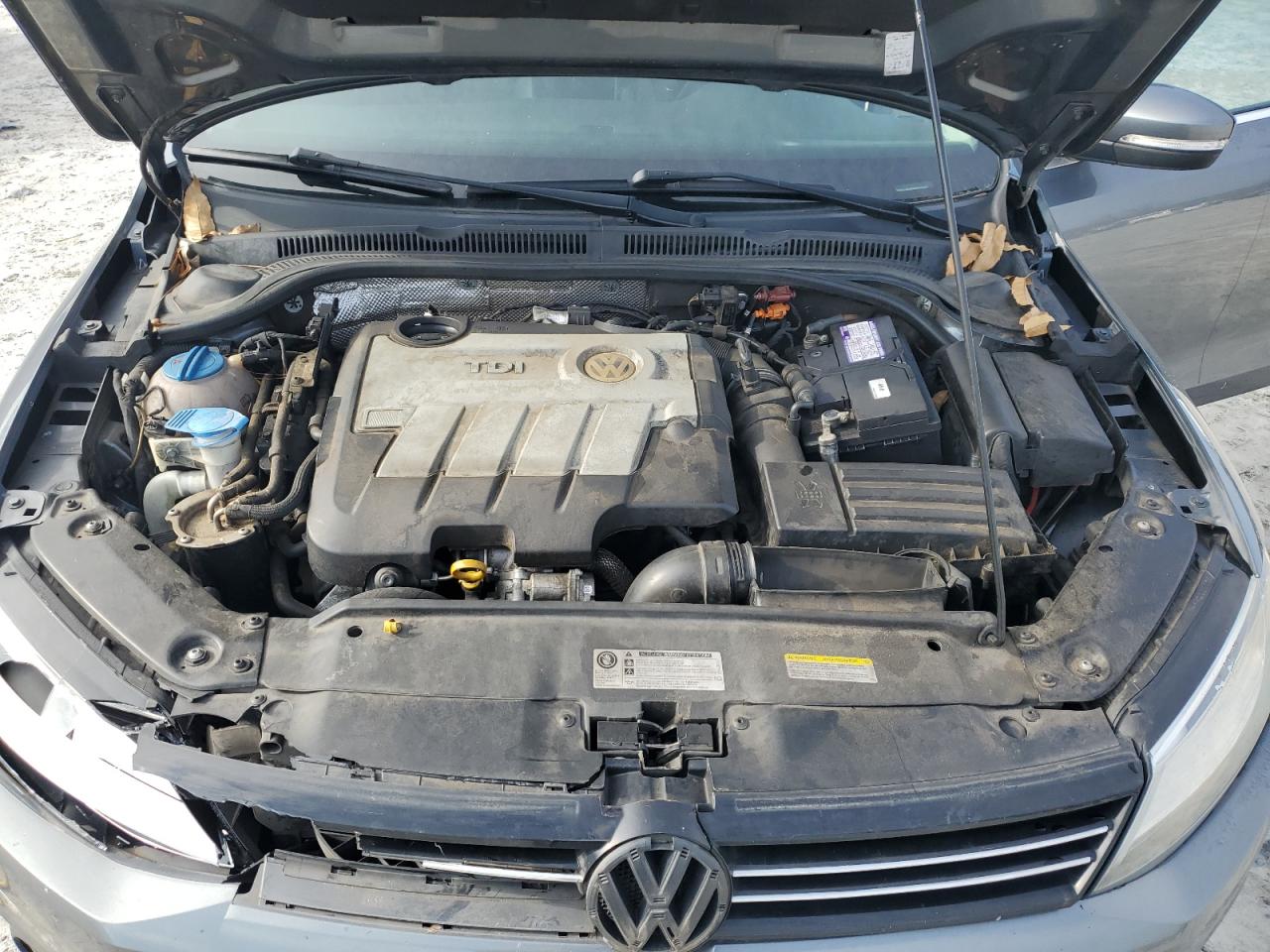 2014 Volkswagen Jetta - Image 12
