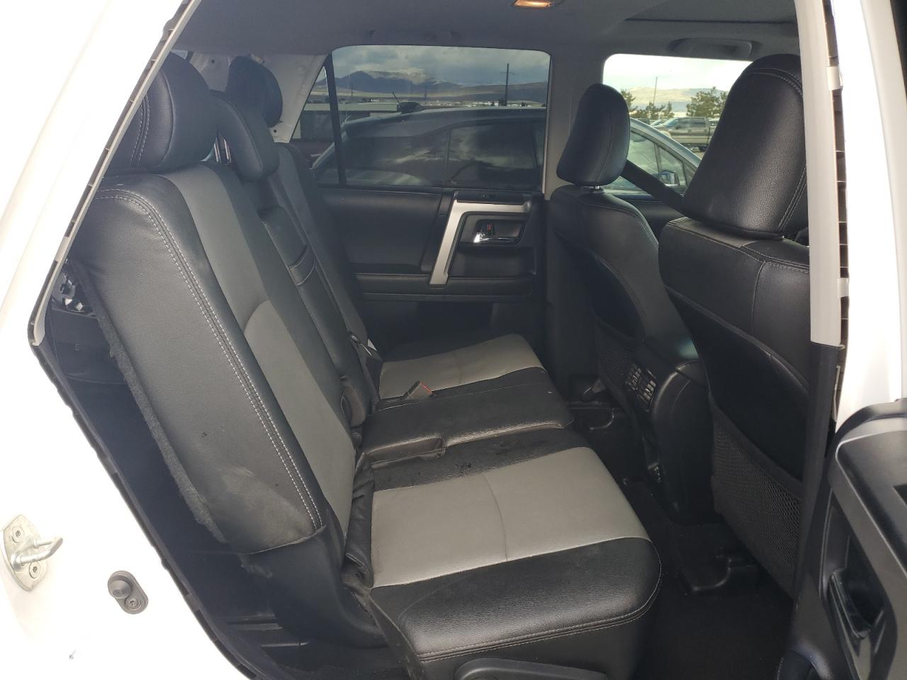 2020 Toyota 4Runner - Image 10