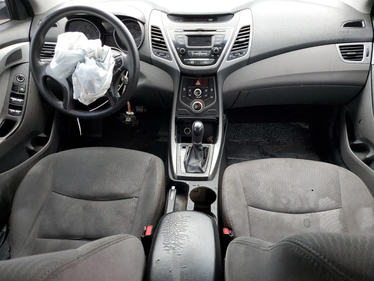 2016 Hyundai Elantra - Image 8