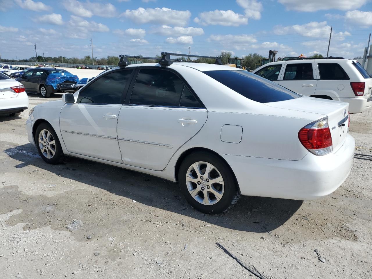 2005 Toyota Camry - Image 2