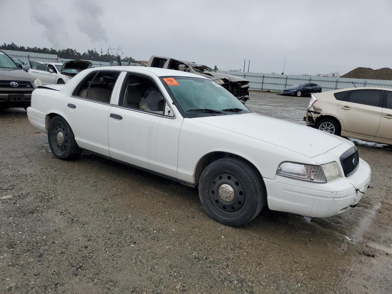 2011 Ford Crown Victoria - Image 4