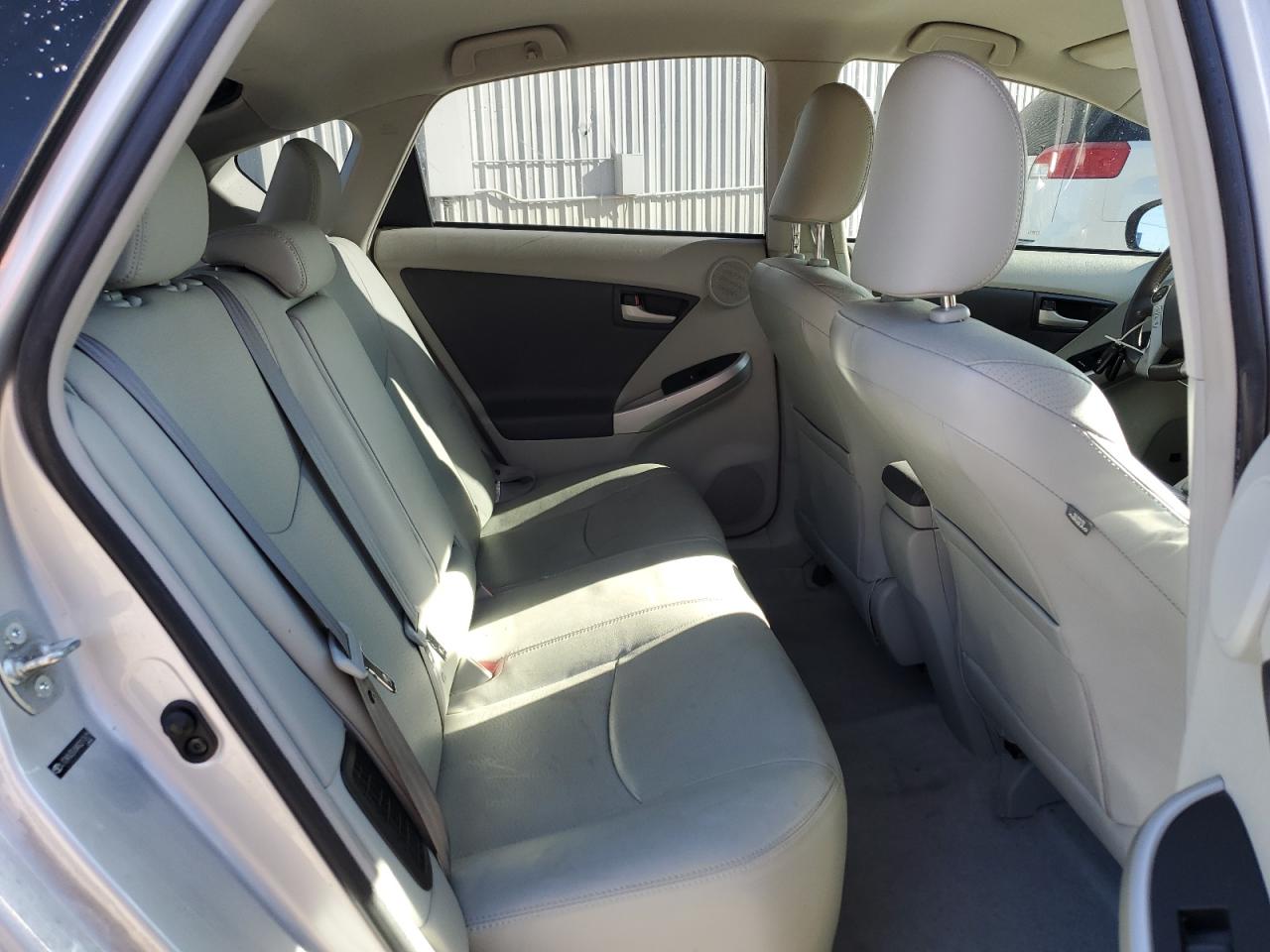 2010 Toyota Prius - Image 11